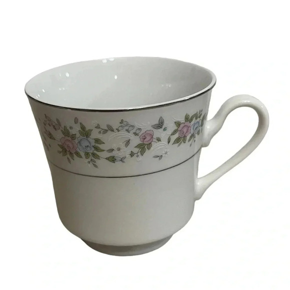 Sango Cannes Pattern 8078 White Floral Goldtone Trim Footed Coffee Tea Cup - Picture 1 of 9